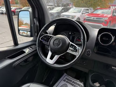 صورة السيارة