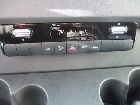 صورة السيارة