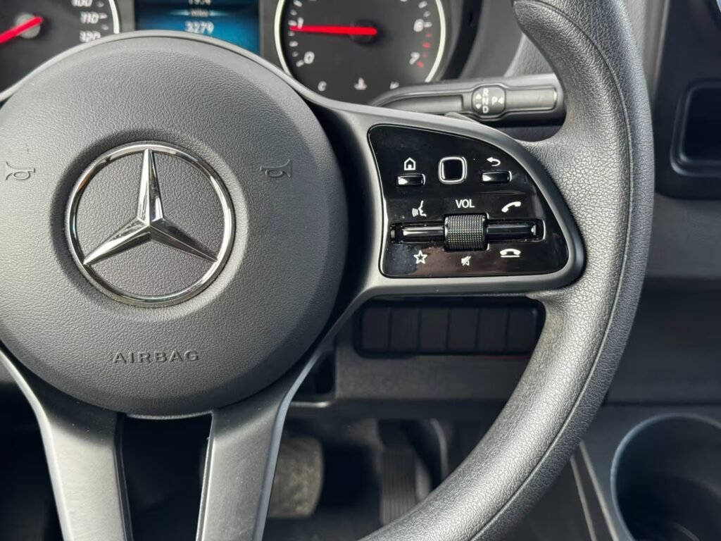 صورة السيارة