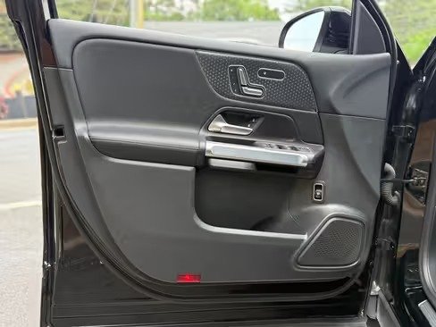 صورة السيارة