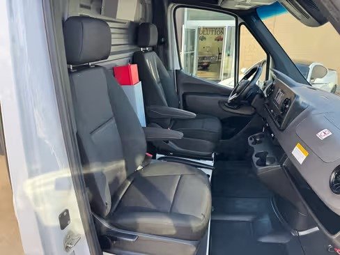 صورة السيارة