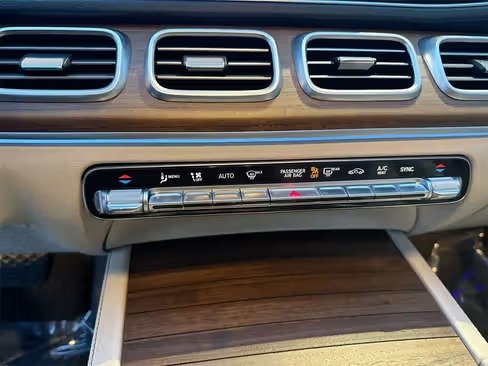 صورة السيارة