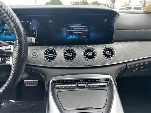 صورة السيارة