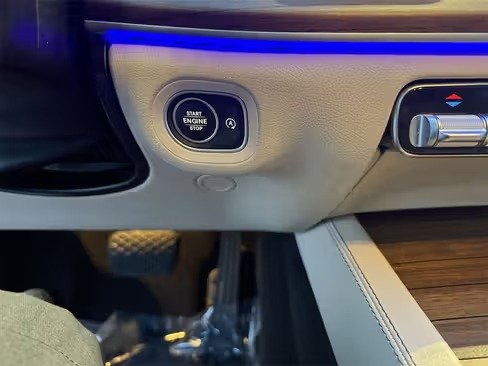 صورة السيارة