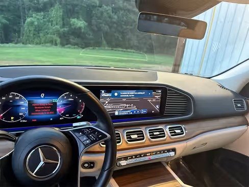 صورة السيارة