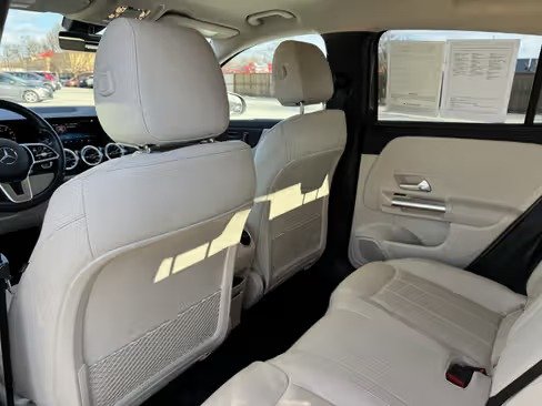 صورة السيارة