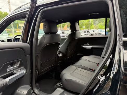 صورة السيارة