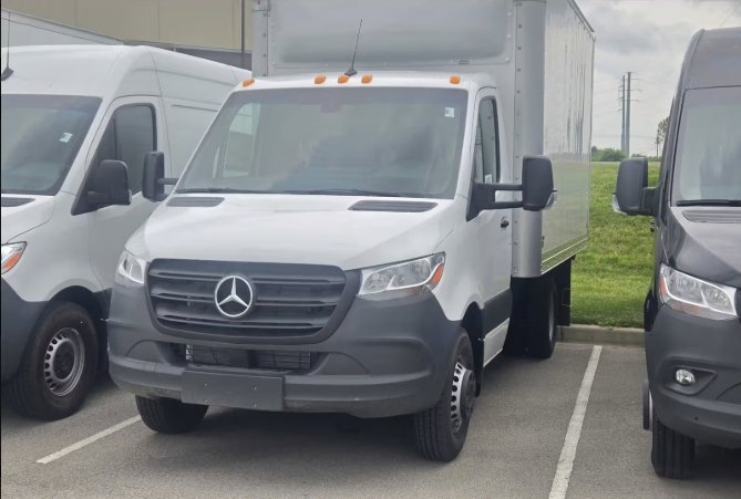 صورة السيارة