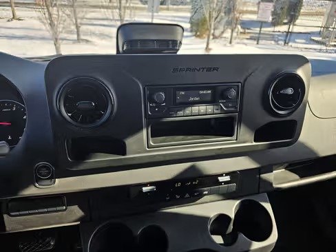 صورة السيارة