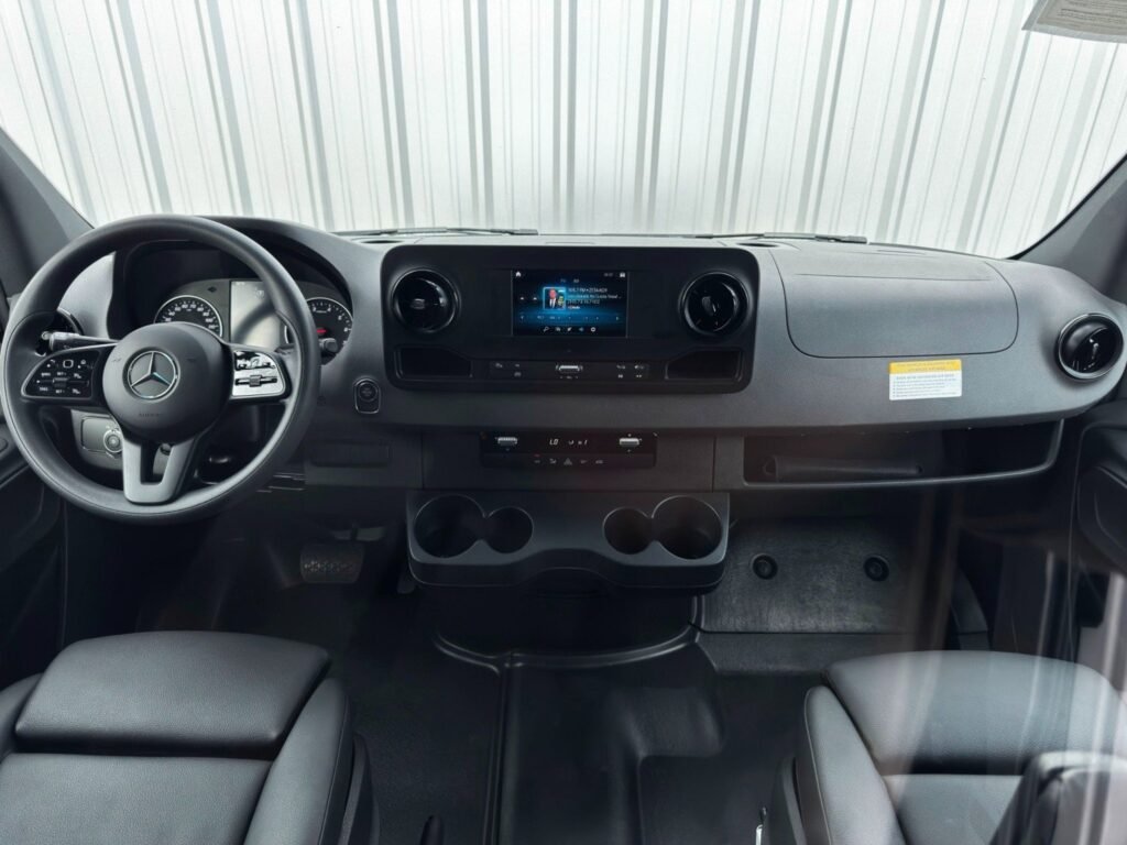 صورة السيارة