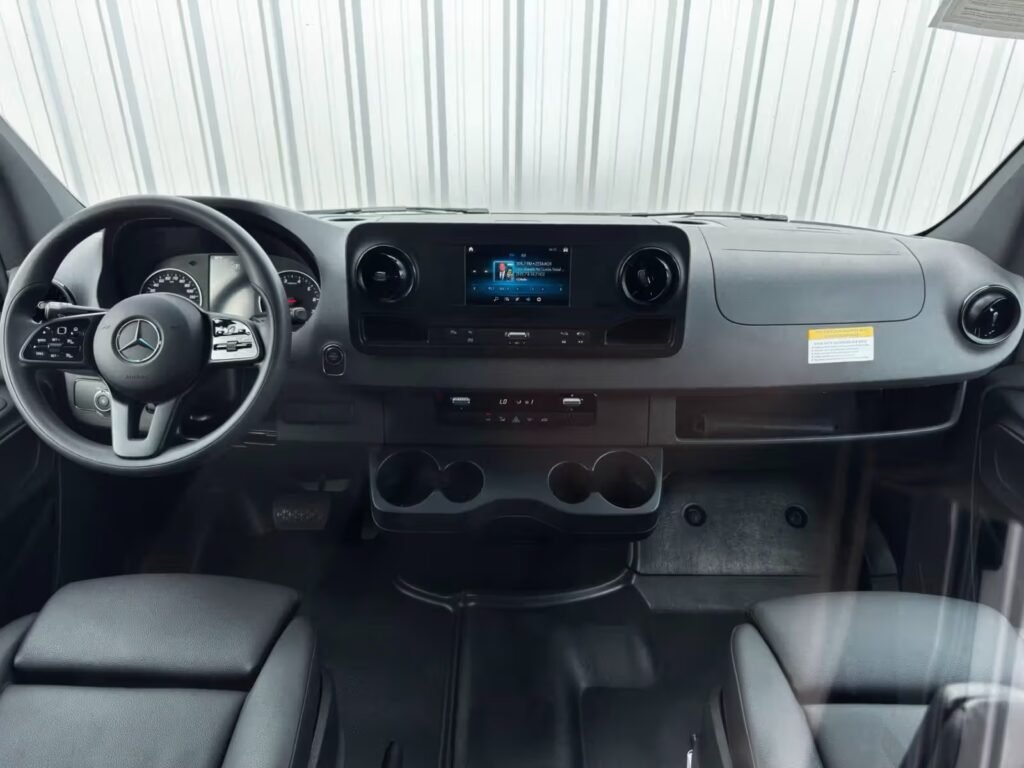 صورة السيارة