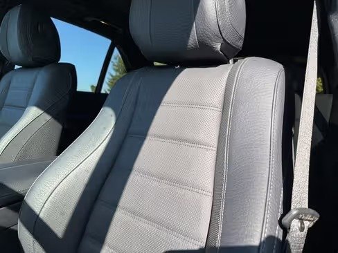 صورة السيارة