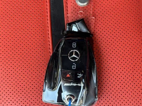 صورة السيارة