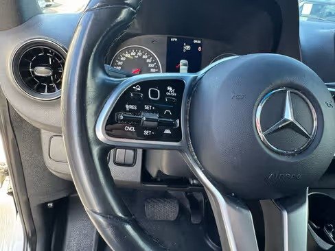 صورة السيارة