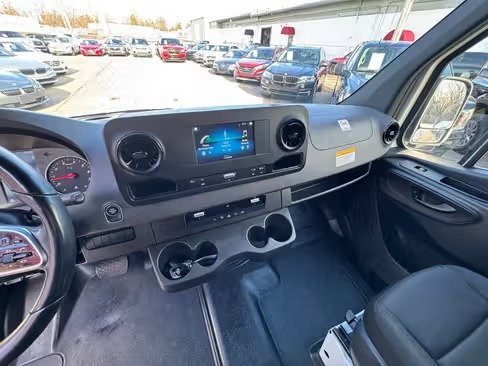 صورة السيارة