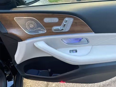 صورة السيارة