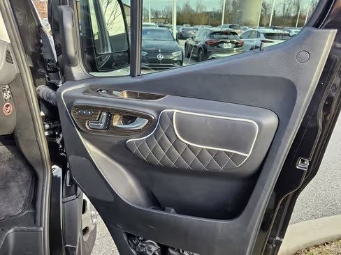 صورة السيارة