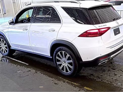 صورة السيارة