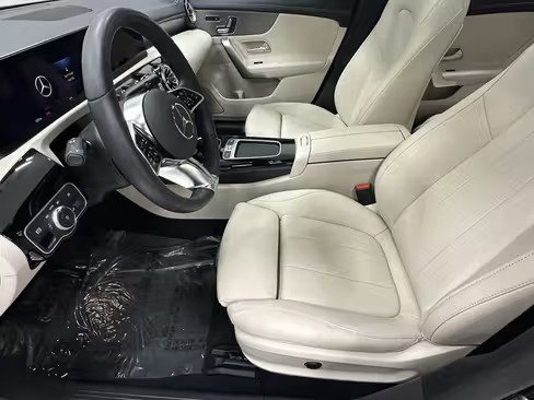 صورة السيارة