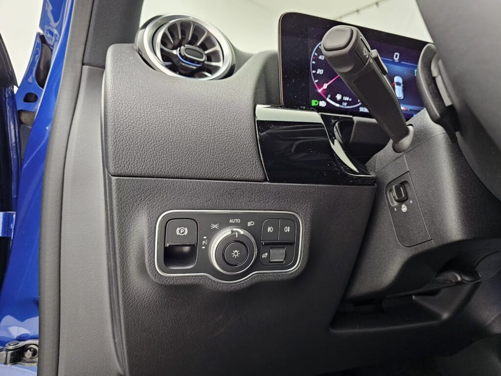 صورة السيارة