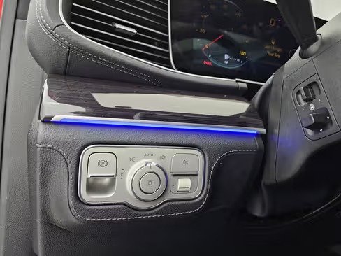 صورة السيارة