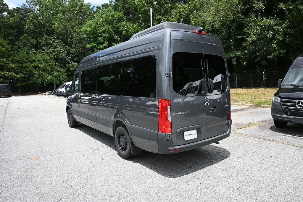 صورة السيارة