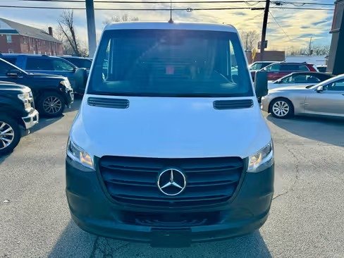 صورة السيارة