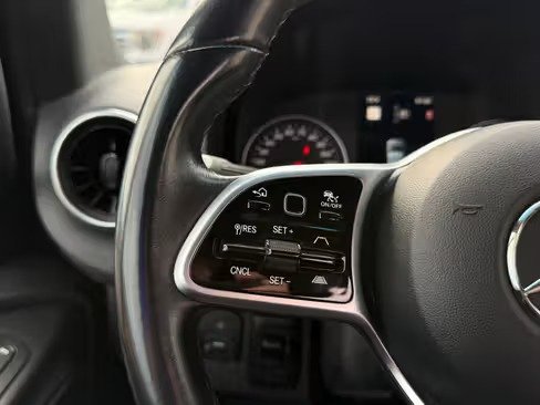 صورة السيارة