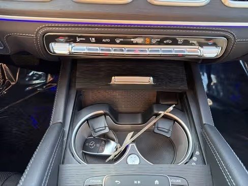 صورة السيارة