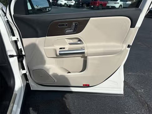 صورة السيارة