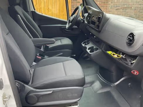 صورة السيارة