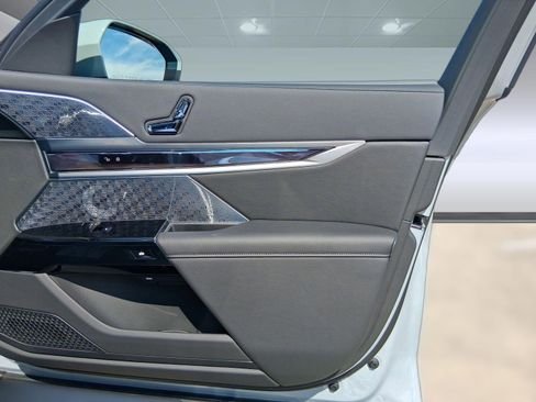 صورة السيارة