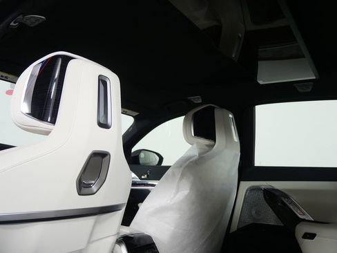 صورة السيارة