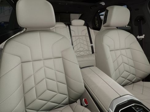 صورة السيارة