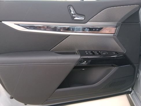 صورة السيارة