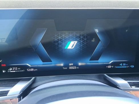 صورة السيارة