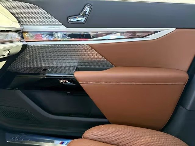صورة السيارة