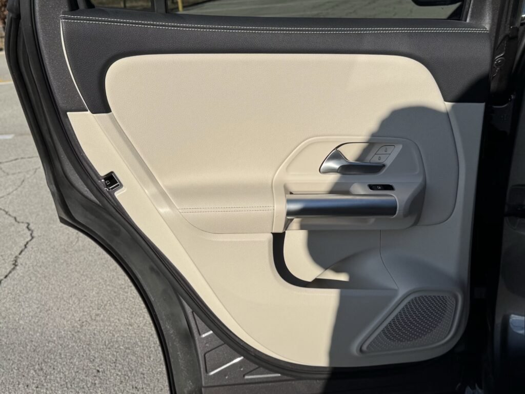 صورة السيارة