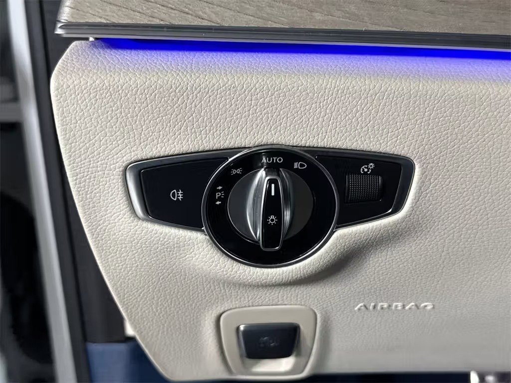 صورة السيارة