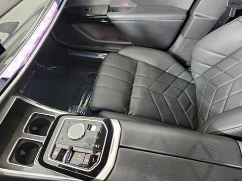 صورة السيارة