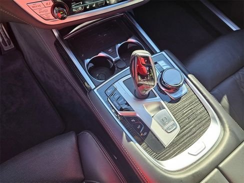 صورة السيارة