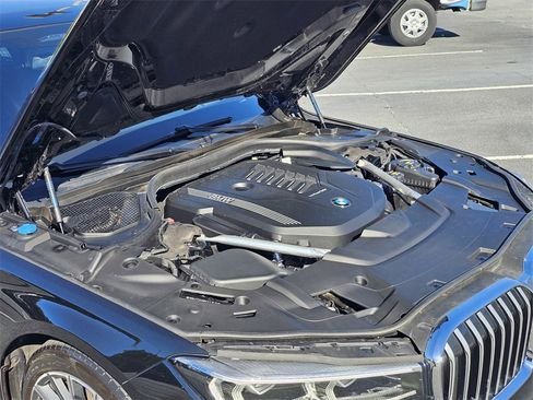 صورة السيارة