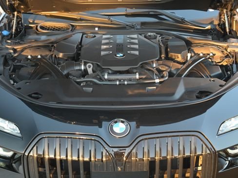 صورة السيارة