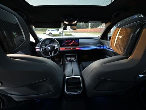 صورة السيارة