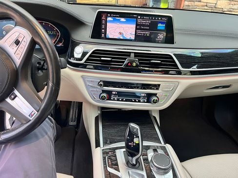 صورة السيارة