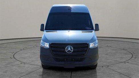 صورة السيارة