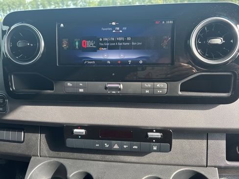 صورة السيارة