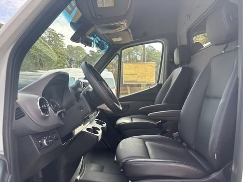 صورة السيارة