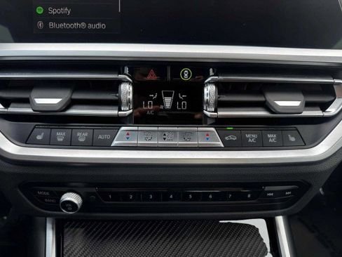 صورة السيارة