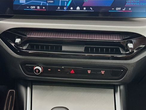 صورة السيارة